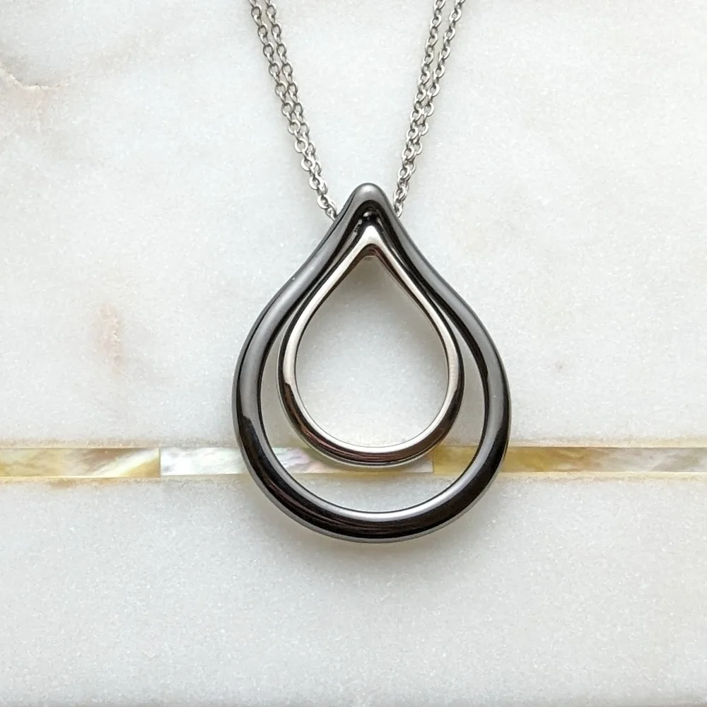 Double teardrop necklace